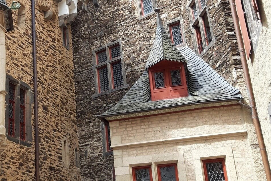 castle-eltz-3-2.jpg